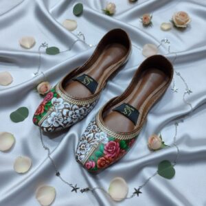Handmade Truck Art Khussa for Women – Colorful Traditional Pakistani Footwear
