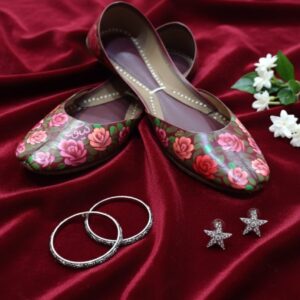 Handmade Truck Art Khussa for Women – Colorful Traditional Pakistani Footwear
