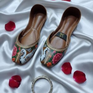 Handmade Truck Art Khussa for Women – Colorful Traditional Pakistani Footwear
